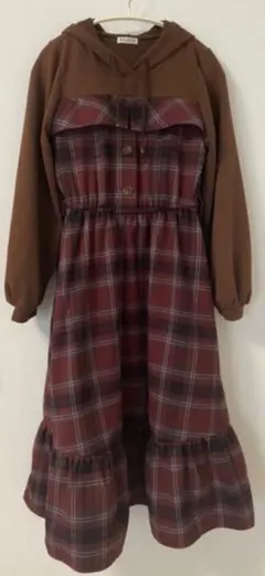 アクシーズファム　パーカードッキングワンピース　ワイン　レッド　赤系