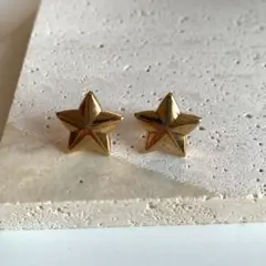 ステンレス　スターピアス　ゴールド