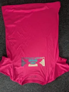 Under Armour ピンク Tシャツ