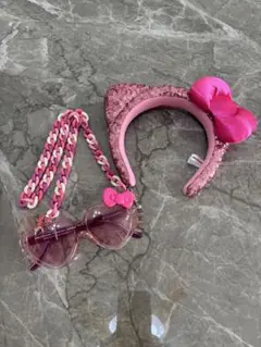 【美品】ハローキティ カチューシャ＆サングラスセット