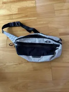 Oakley ショルダーバッグ　最終値下げ