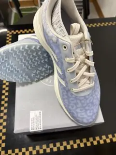 ゴルフシューズアディダス