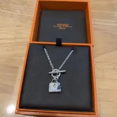 HERMES アミュレットケリー モチーフ　ネックレスのサムネイル