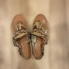 Brooks Brothers タッセル フラットサンダル ベージュのサムネイル