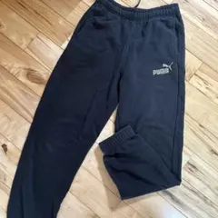 PUMA 迷彩ロゴ スウェットパンツ ブラック