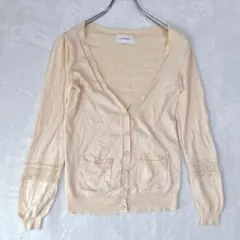 ジルスチュアート　カーディガン　クリーム色 Vネック 花柄　カシミヤ混