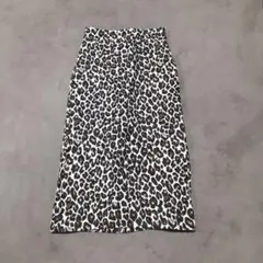 美品‼️【ディスコート】ロングスカートMサイズ　ヒョウ柄のサムネイル