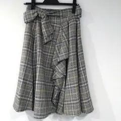 美品　アプワイザーリッシェ　ラップ風チェック柄フレアスカート リボンベルト付き