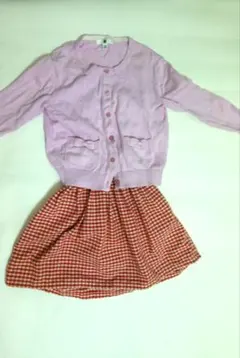 【110】ユニクロ　リボンカーディガン　パープル　スカート