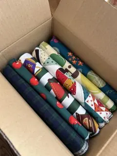 生地ハギレまとめ売り☆大量段ボール（グリーン）