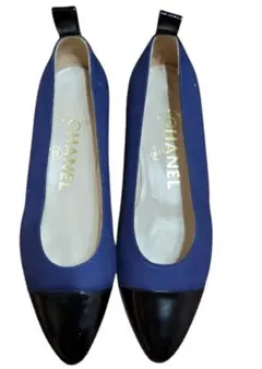 CHANEL ネイビー キャンバス パンプス　35のサムネイル
