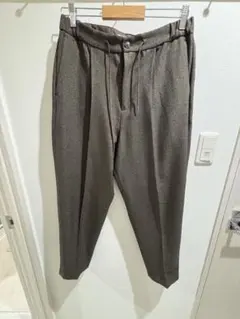 グレー テーパードパンツ ウール混紡