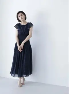 ナチュラルビューティーベーシック シャーリングフレアフラワープリントワンピース