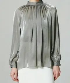 シフォンブラウス