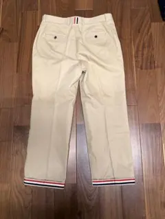 未使用 トムブラウン Thom Browne チノパン ベージュ パンツ 2026年最新】THOM BROWNE メンズ チノパンの人気アイテム - メルカリ