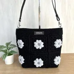モチーフ編みバッグ　サコッシュ　黒Xモールグレー　かぎ針編みバッグ　毛糸バッグ
