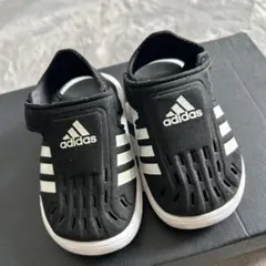 adidas キッズ サンダル 黒/白