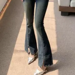 shein DAZY フレアデニム　無地　スリットヘム フレアレッグジーンズ