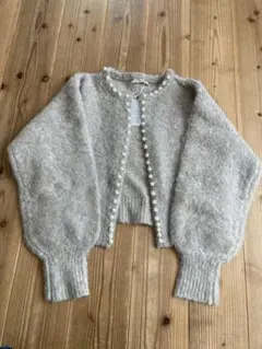 味*う様 パール付きグレーショートカーディガン