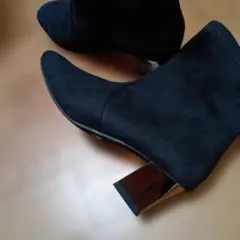 コムサ　ブラックスエードショートブーツ　24.5cm