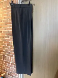 値下げ！UNIQLOダークグレー プリーツ入りスラックス