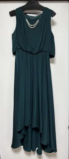ダークグリーン ノースリーブ パーティードレス　結婚式お呼ばれ　ドレス