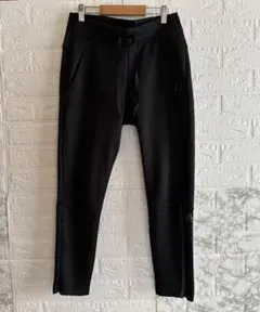 ブラック ジョガーパンツ ドローストリング付き
