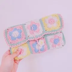 お花のマルチポーチ　ブックケース　編み物　ハンドメイド　ブックカバー