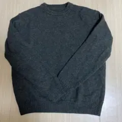 カーキ クルーネック ニットセーター