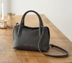IACUCCI イアクッチ ALCE ラーナS グレー ショルダーバッグ 美品のサムネイル