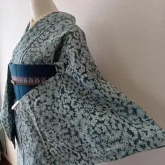 ブルーグレー系　花・植物模様　単衣着物　ウール？