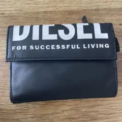DIESEL ディーゼル 三つ折り財布 ブラック ロゴ デザイン