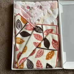 ローラ・アシュレイ　ハンドタオル　タオルハンカチ　2枚