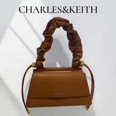 超美品✨CHARLES & KEITH ショルダーバッグ ブラウンのサムネイル