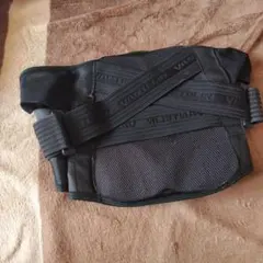 興和　バンテリン腰痛ベルト Mサイズ 黒