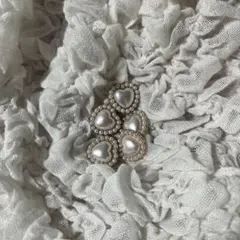 ハート型パールビーズブローチ