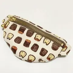 【お値打ち】猫カヌレ柄　ミニミニポーチ　ウエストバッグ型　ベージュ　ハンドメイド