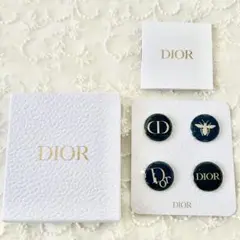 Dior ノベルティ　バッジ