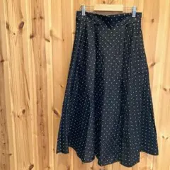 【ユニクロ】ロングスカート　フレア　ドット柄　水玉　ブラック　黒色　綺麗め