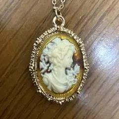カメオ　ネックレス　アンティーク　古着　ヴィンテージ風 ゴールド系