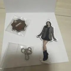 TWICE ミナ　アクリルスタンドチャーム　グッズ　トレカ　ラントレ