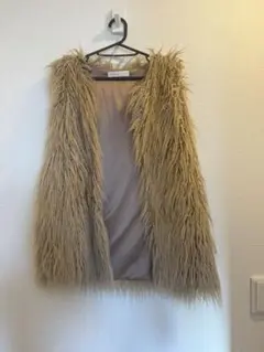 SENSE OF PLACE ベージュ フェイクファーベスト