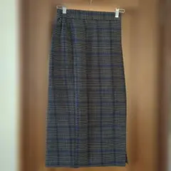 【GU】青と黒のチェック柄タイトスカート スリット入り