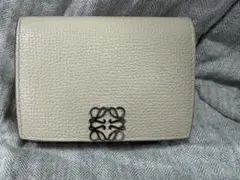 美品　LOEWE ロエベ アナグラム トライフォールド ウォレット 三つ折りのサムネイル