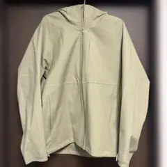 ユニクロ　ブロックテックパーカ（3Dカット）