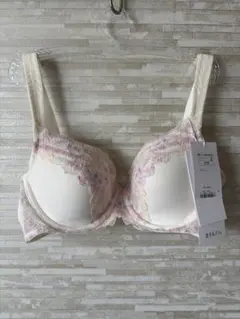 C75」トリンプ 恋するブラ613 ブラジャー ホワイト