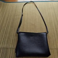 KBF ブラック ショルダーバッグ