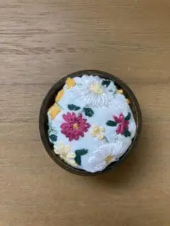花柄刺繍のピンクッション