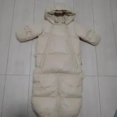 ベビーGAPの乳児用ダウンジャケット（ダウン90%フェザー10%）暖かいです。