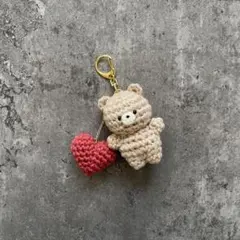 くまとハートのあみぐるみキーホルダー